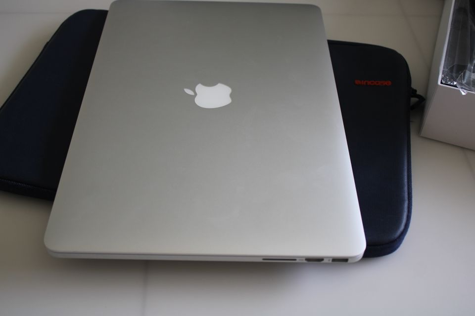 Apple Macbook Pro 15 Retina 2,3GHz i7 256GB SSD OVP wie neu in Würselen