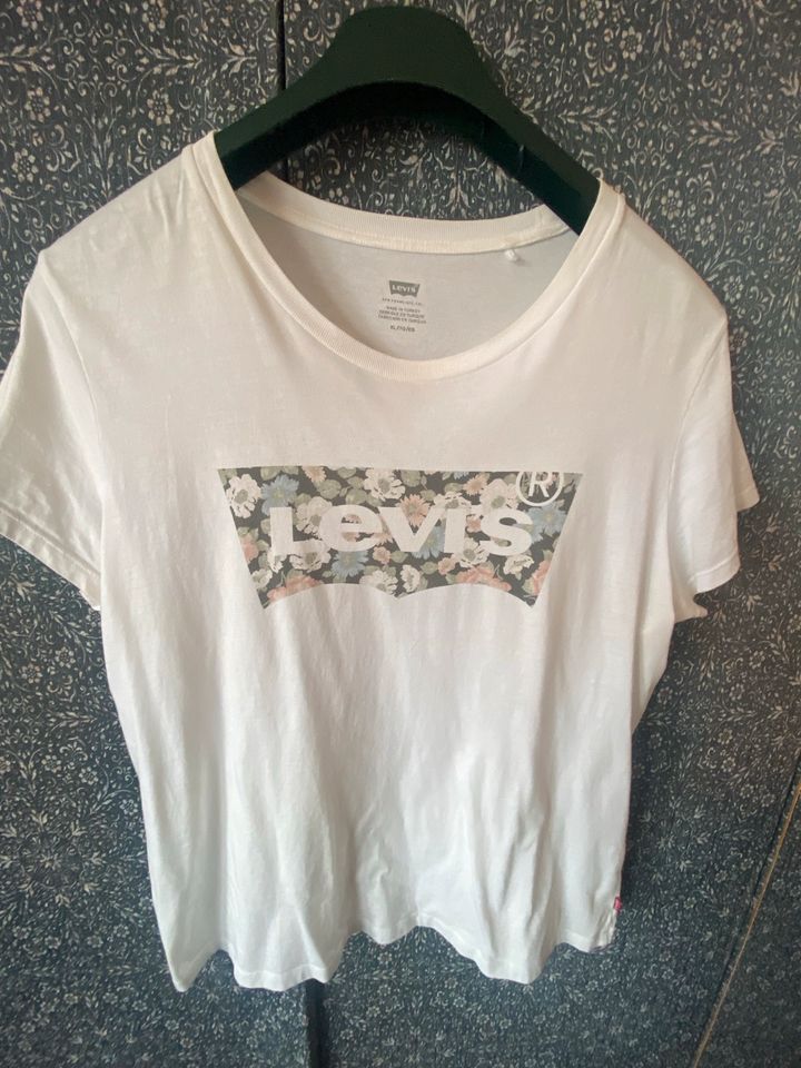 Shirt / Levi’s / T-Shirt / Größe XL / Weiß / Damen / TOP in Hannover