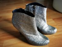 Tamaris Ankle Boots Stiefelette High Heels Silber-Glitzer -Gr. 38 Niedersachsen - Lüneburg Vorschau