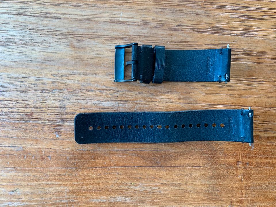 SUUNTO 24mm Urban 2 Leather Strap Leder Armband in Hünstetten