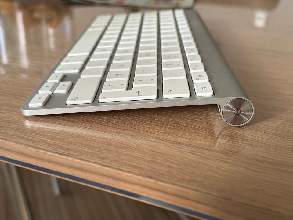 Apple Mac Tastatur Modell A1255 in Wilnsdorf