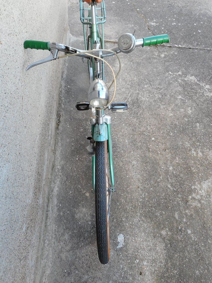 altes Stricker-Damenrad aus den 1950erJahren in Illerich