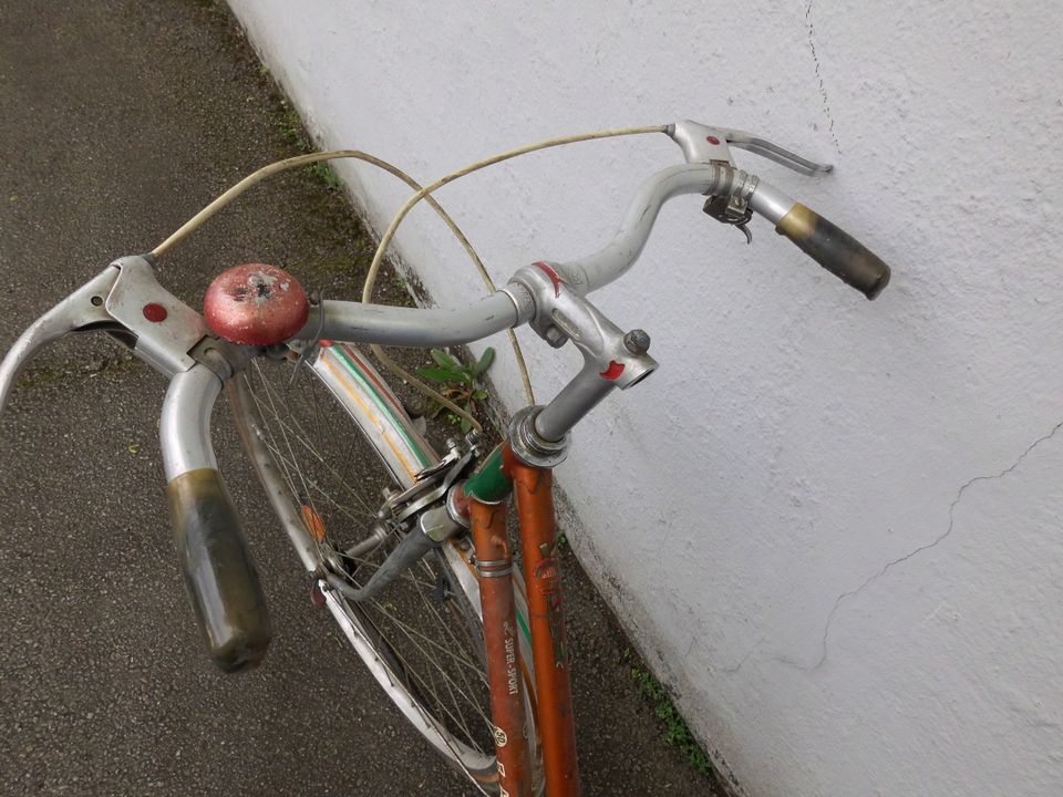 Altes Damen Fahrrad Bauer 28 Zoll für Bastler in Hannover