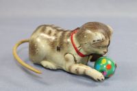 Köhler Katze mit Ball Blechspielzeug Made in U.S. Zone Germany Nordrhein-Westfalen - Swisttal Vorschau