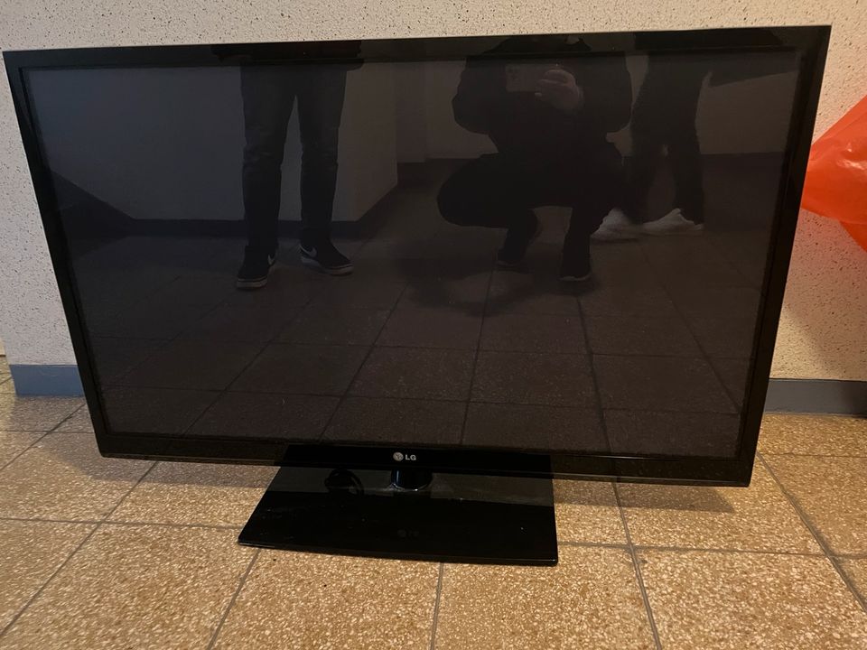 LG TV 50PK350 defekt für Bastler! in Berlin