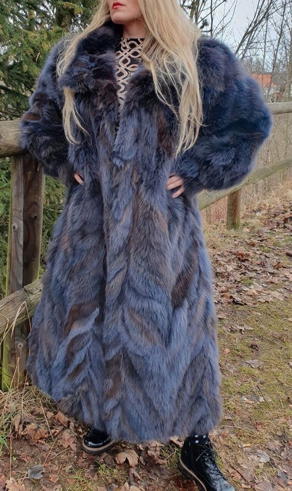 Blaufuchs Silberfuchs Echtfell Pelz Mantel Jacke blau 40 M in Hof (Saale)