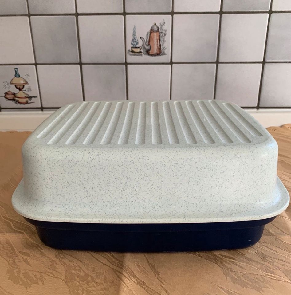 Tupperware Brotkasten blau/weiß in Crossen an der Elster