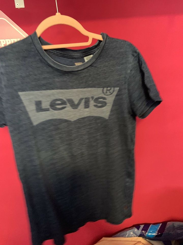 Levis Shirt neuwertig Gr.36 in Velen