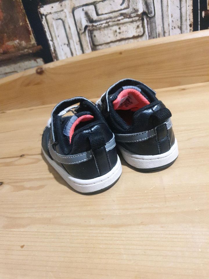 Kinder Nike Sneaker/ Schuhe in Berlin