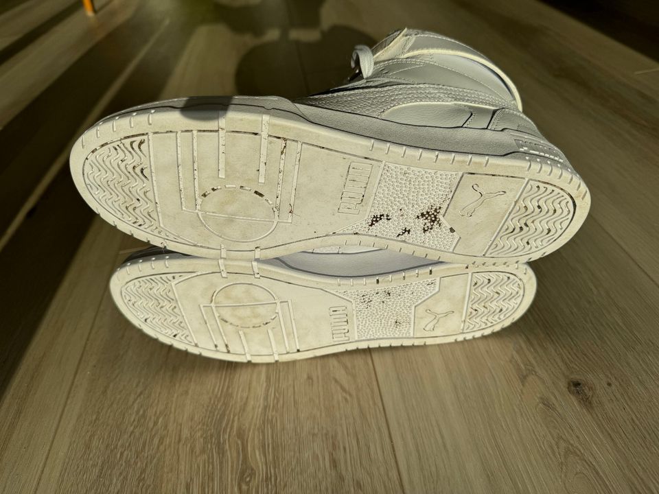 Weiße Schuhe von Puma, Größe 43 in Langenhagen