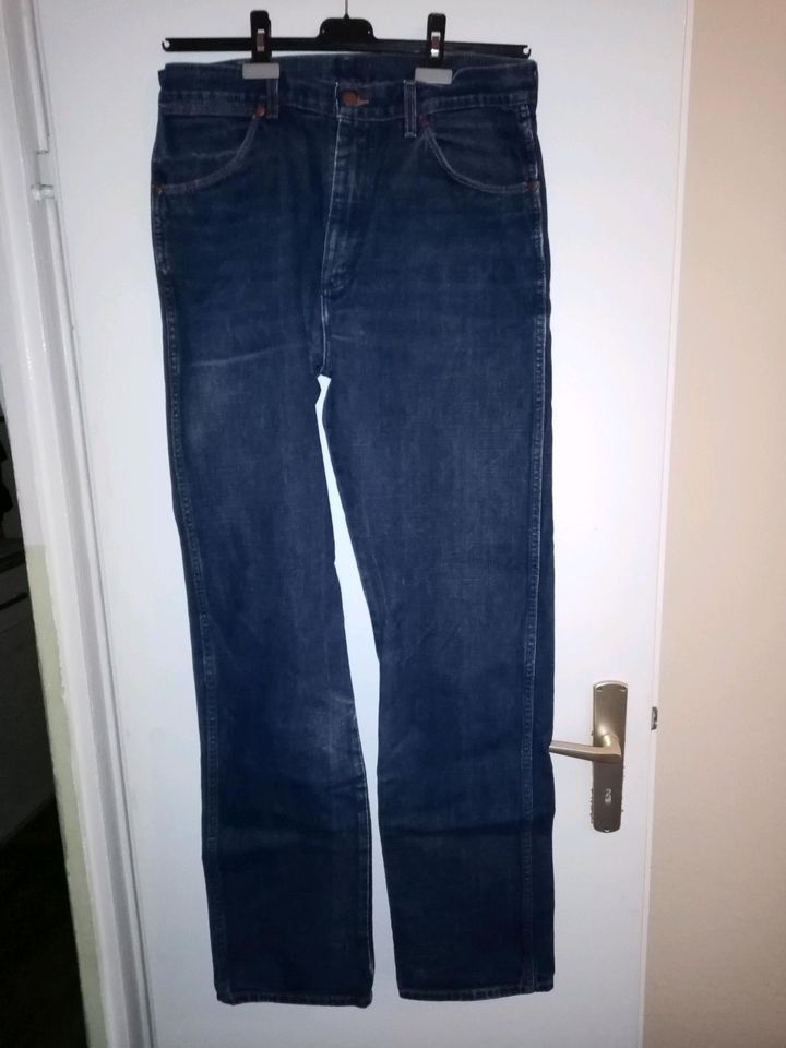 2 Wrangler Jeans 32/36 aus den 90igern in top Zustand in Brieskow-Finkenheerd