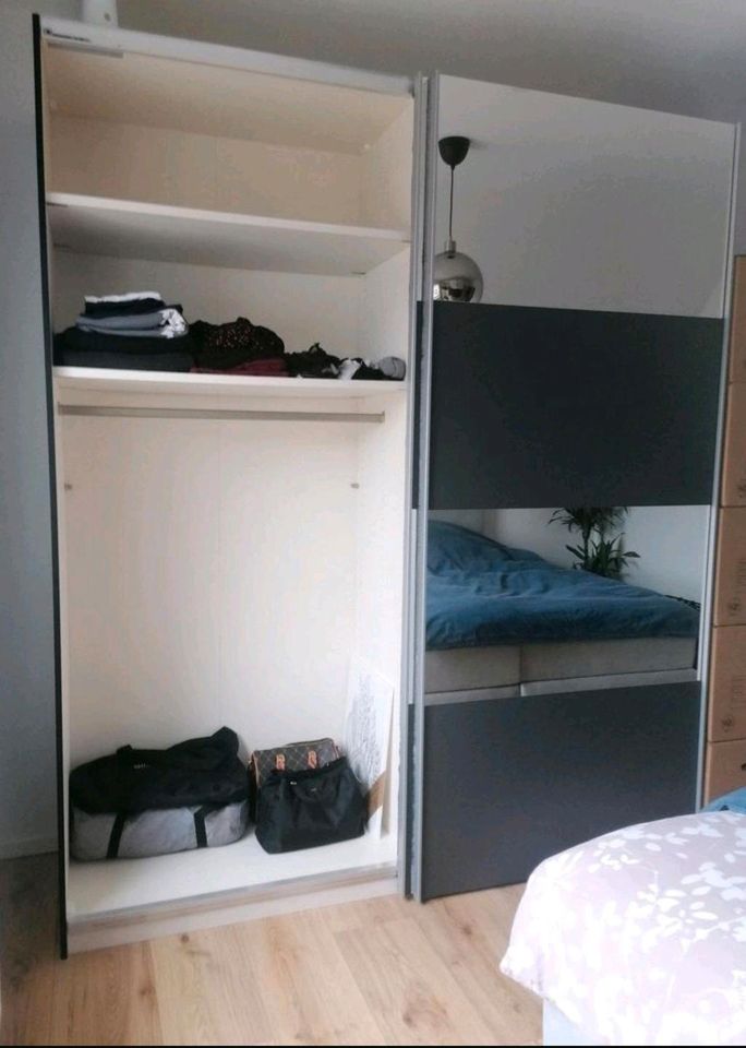 Kleiderschrank mit Schwebetüren in Gütersloh