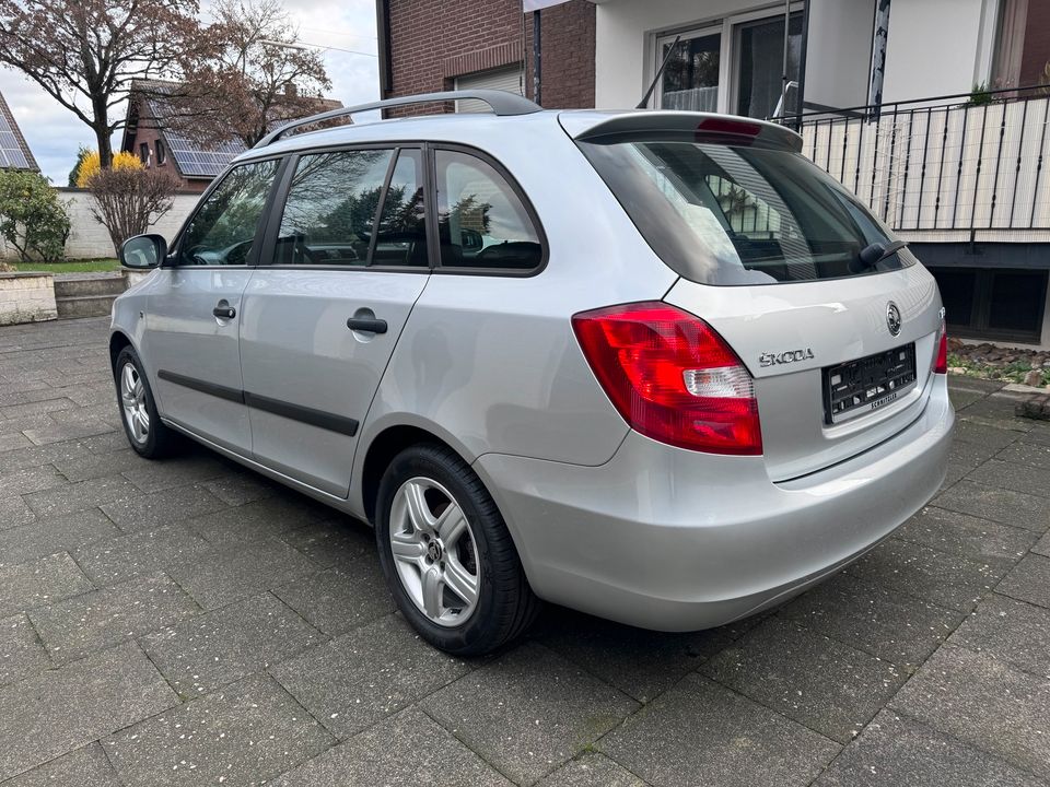 Skoda Fabia 1,2 TSI , 8 Fach bereift, 4 Zylinder, in Langenfeld