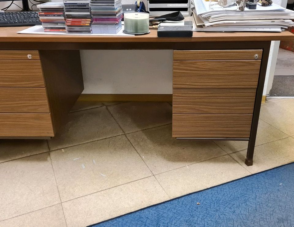 Schreibtisch Büromöbel Tisch Möbelstück Bürobedarf Arbeitstisch in Remscheid