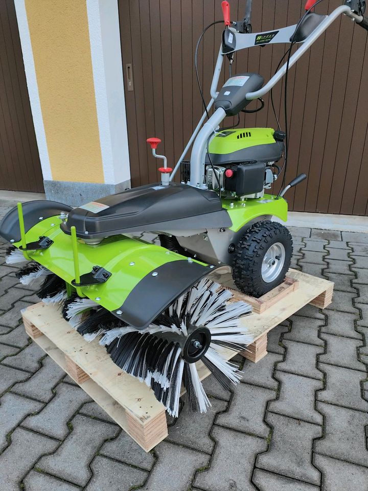 Zipper Kehrmaschine mit Schneeschild und Auffangbox ZI-KM1000 Aktion in Nabburg