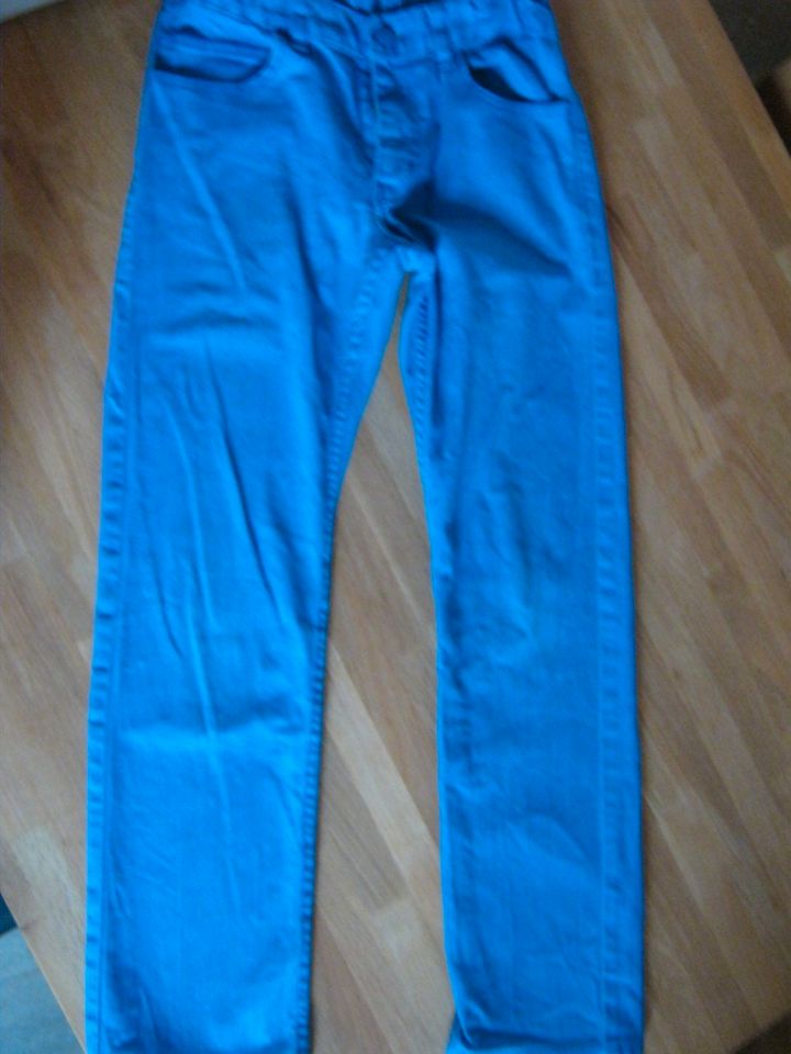 Jeans H&M Gr. 152 in Völpke