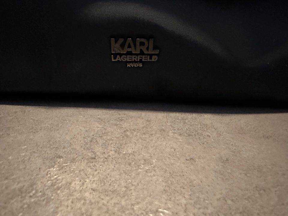 Kar Lagerfeld Kids Wickeltasche und Flaschen Tasche schwarz in Gotha