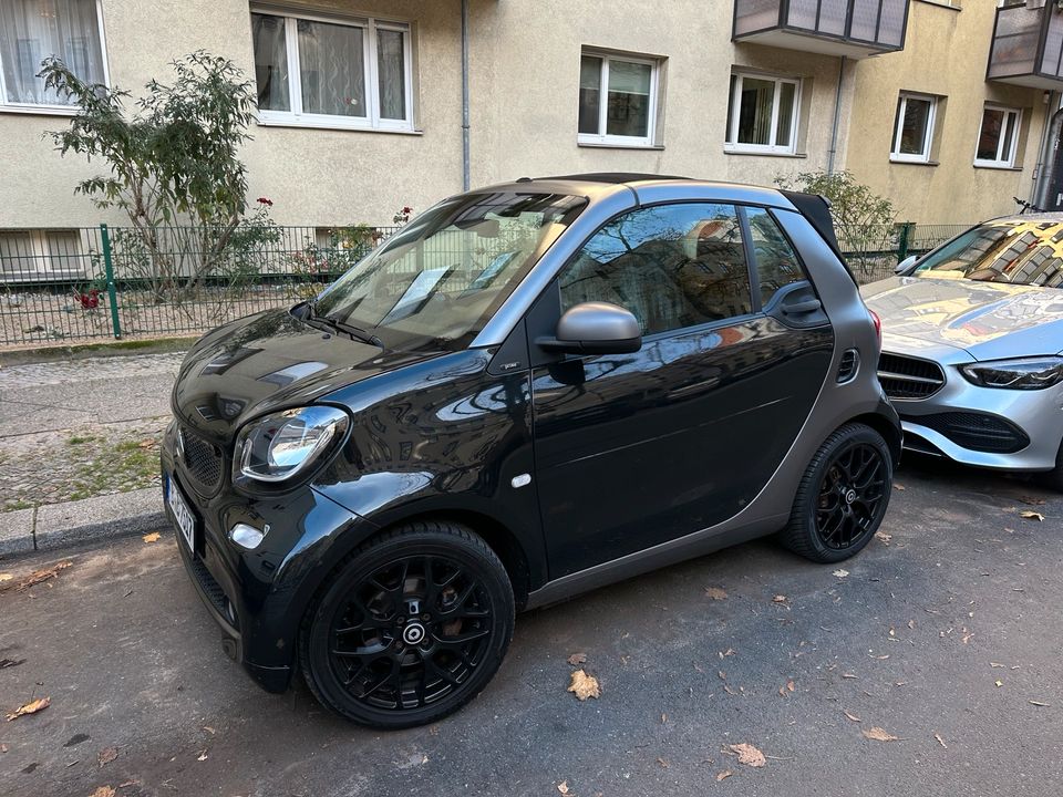 Smart Fortwo *Cabrio* 90 PS Automatik!! Super Zustand!! in Berlin