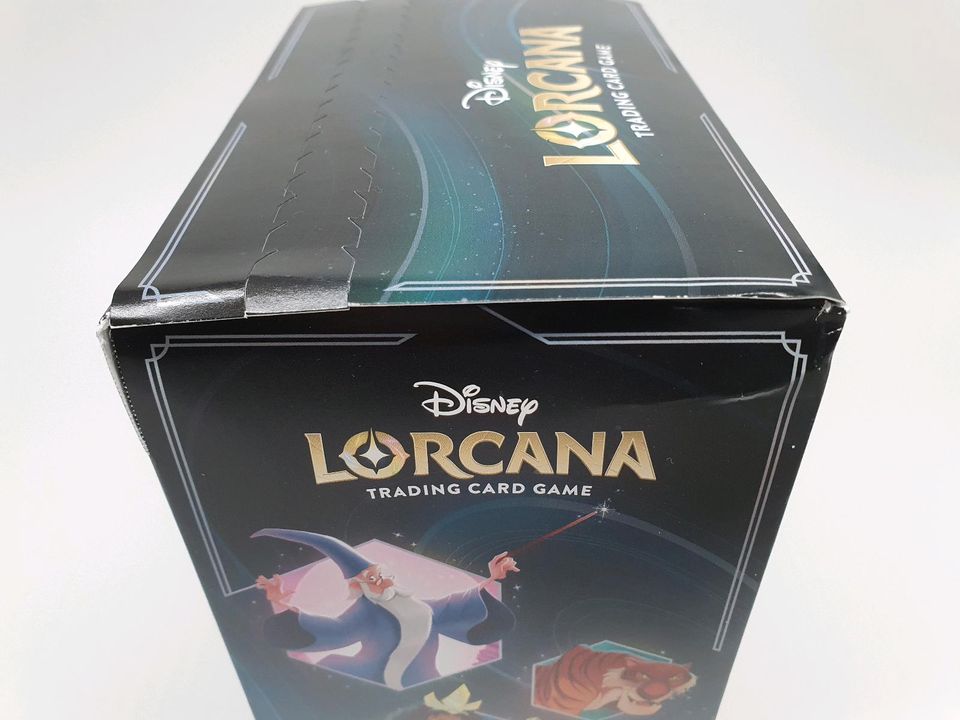 Disney Lorcana Rise of the Floodborn Illumineer's Trove EN Neu in Türkenfeld