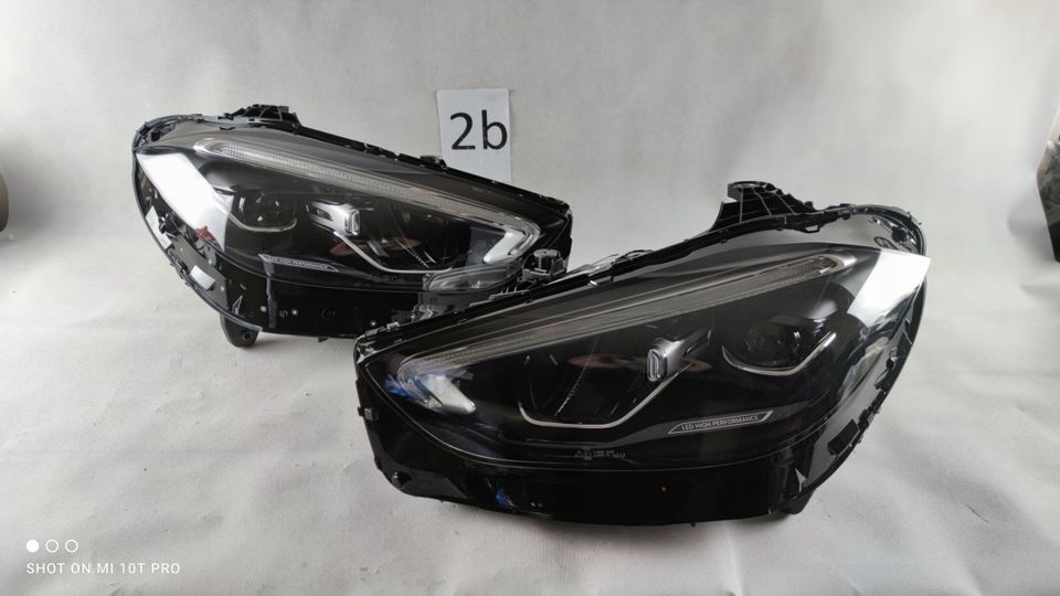 MERCEDES C 206 FULL LED PERFORMANCE RECHTS LINKS in Neu-Isenburg