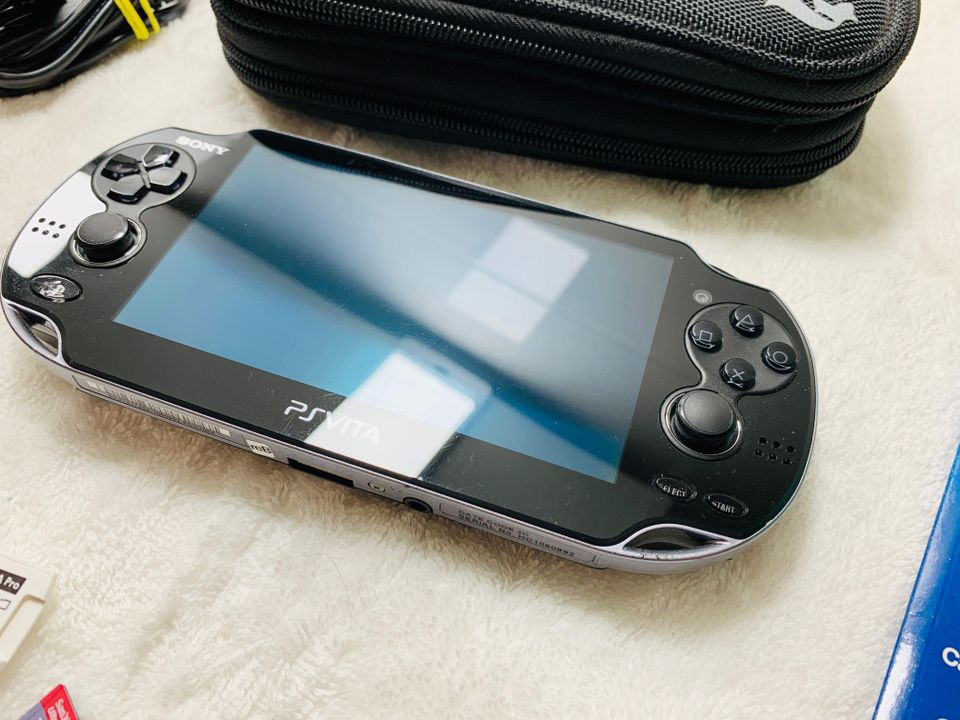 PSP Vita Wifi Schwarz Jailbreak 128GB+8GB *GUTER ZUSTAND* in Dinslaken