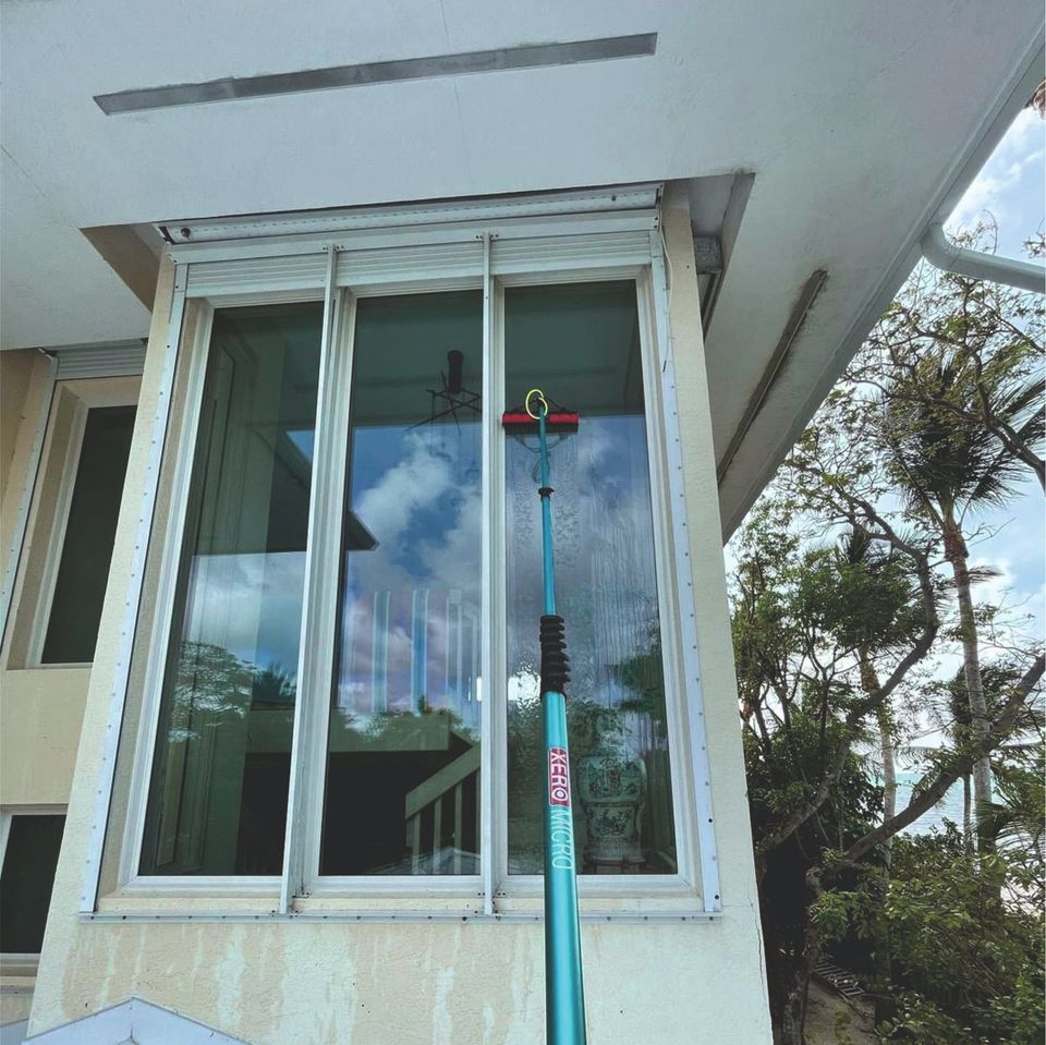 Fensterputzer hat noch freie Termine - Für Fensterreinigung in Endingen