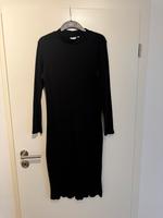 Geripptes Midikleid in schwarz von Vila Gr. XL Niedersachsen - Seevetal Vorschau