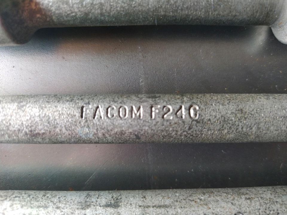 Facom F24B, F24C, T152, MOT 253 in Ertingen