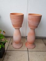 2 Blumensäulen Säulen mit Topf Terrakotta Terracotta Ton Garten Nordrhein-Westfalen - Oberhausen Vorschau