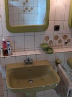 Zwei Waschbecken und zwei Badspiegel zu verschenken Niedersachsen - Bückeburg Vorschau