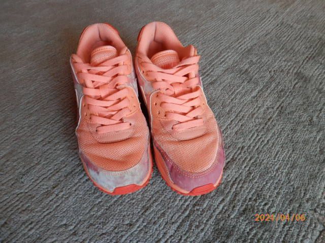 Nike Sneaker  Air Max  Damen Gr.37,5 helles orange in Erzhausen