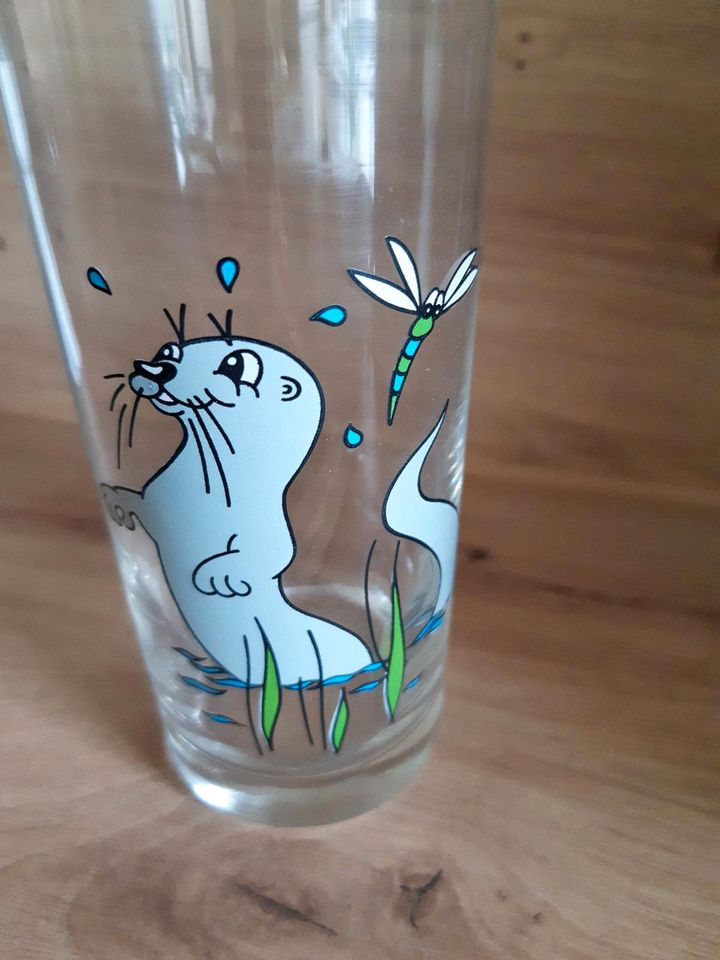 Glas mit Fischotter - Motiv in Berlin