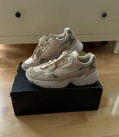 Adidas Falcon Schuhe beige Bayern - Stadtbergen Vorschau
