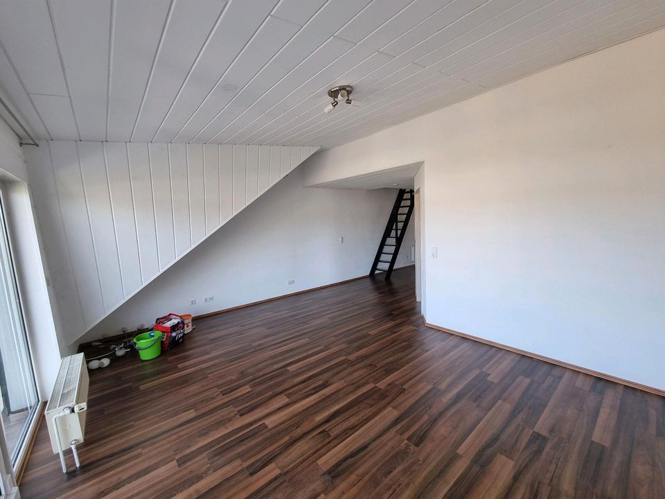 4 Zimmer Maisonette Wohnung mit Garage Balkon 2 Bäder EBK Keller in Egelsbach