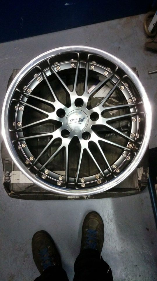 Satz Alufelgen mit Edelstahlbett  8x18" LK 120  BMW / VW in Niederzier