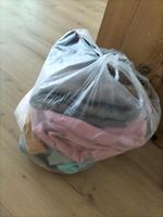 kleidungspaket XS S damenkleidung T-Shirt Pulli sportklamotten Baden-Württemberg - Hirrlingen Vorschau