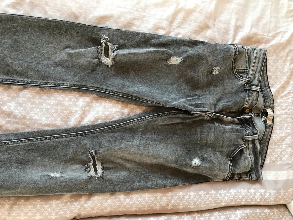 Zara H&M Jeans Hosen  32-36 in Dortmund