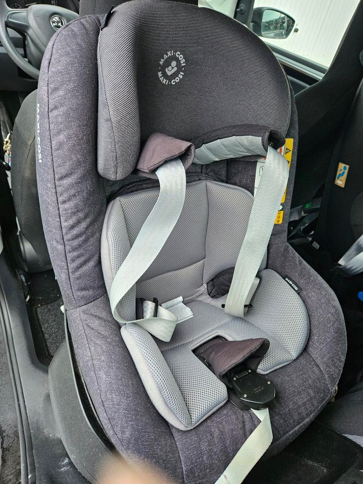 Maxi Cosi Pearl Pro mit Base in Hamm