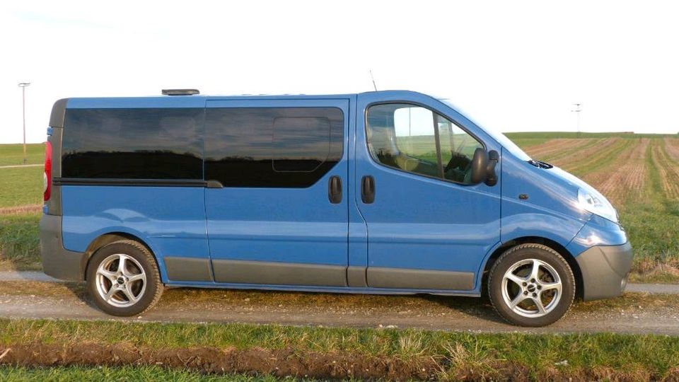 Vivaro Kombi L2H1 9Sitzer Hecktüren PDC AHK in Edling