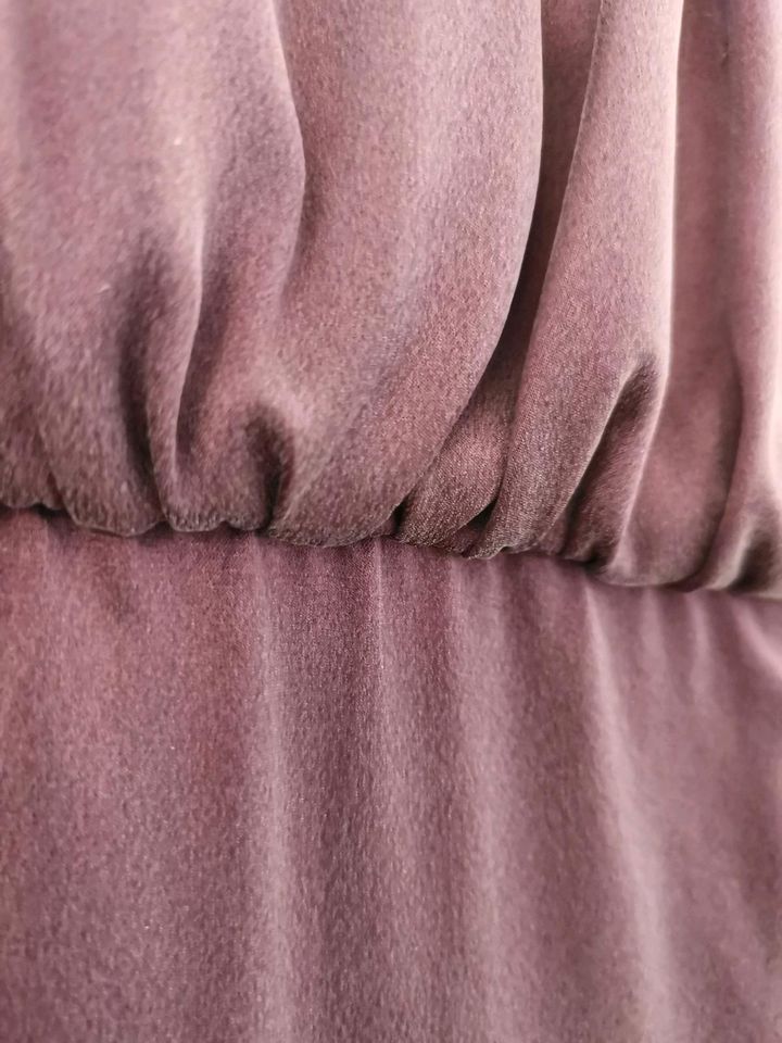 Seidenkleid in Aubergine in Esslingen