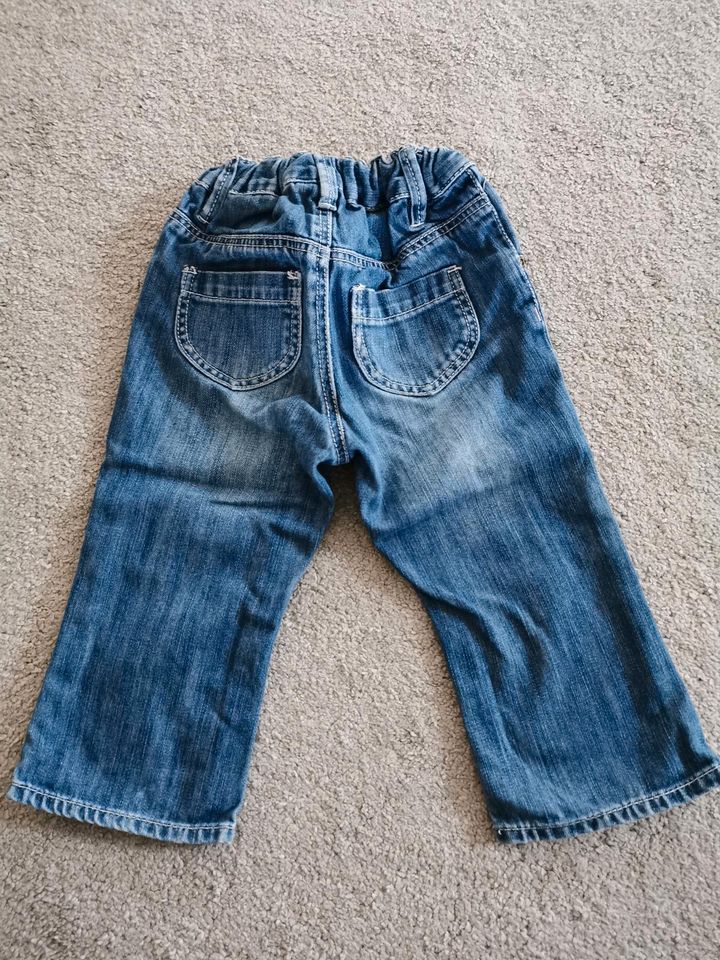 Coole kleine Schlaghose Jeans Gr 86 in Porta Westfalica