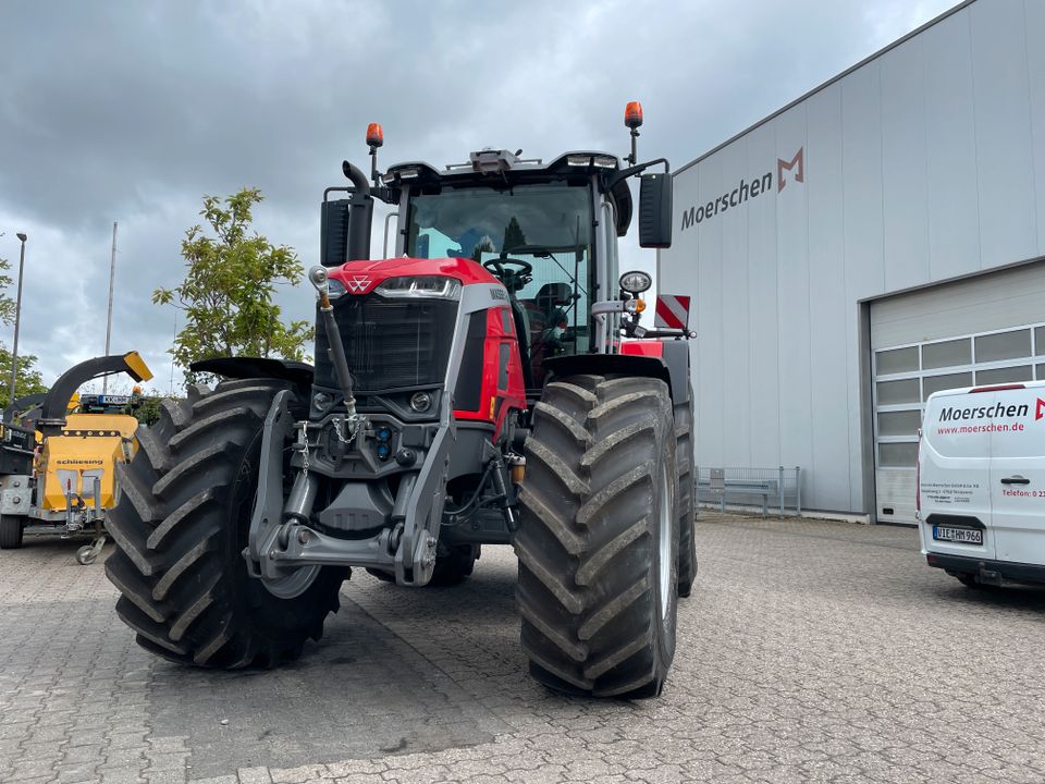 Massey Ferguson MF 8S.305 Dyna-VT stufenlos Schlepper, Traktor in Tönisvorst