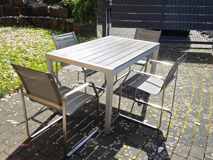 4 Edelstahl Stühle + Tisch  Gartenmöbel in Engelskirchen
