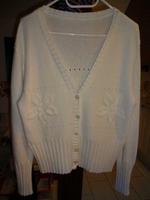 STRICKJACKE IN WEIß MIT BLÜTENAPPLIKATION UND AJOURMUSTER, GR.38 Düsseldorf - Oberbilk Vorschau