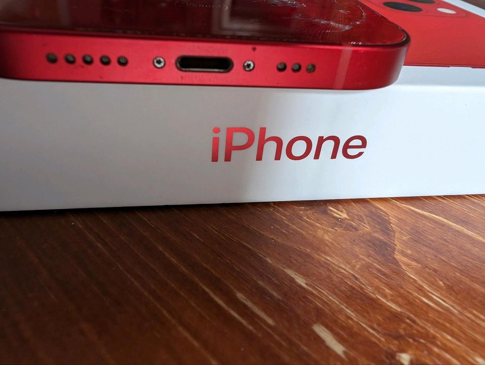 iPhone 13 red 256 GB, Backcover gesprungen in Wetter (Hessen)