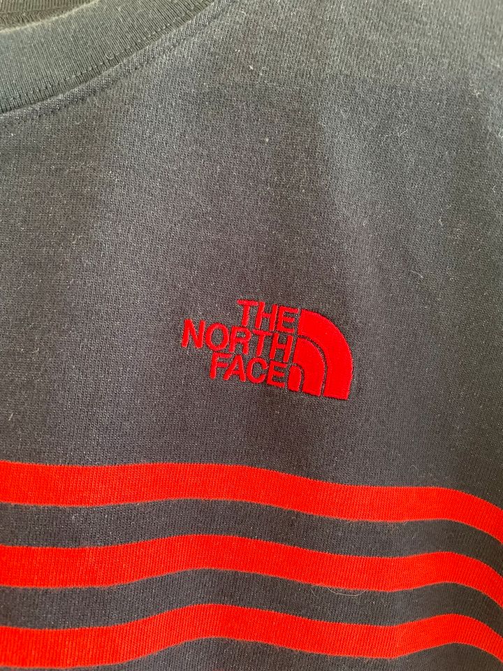 The North Face T Shirt (EU size M) in Odenthal