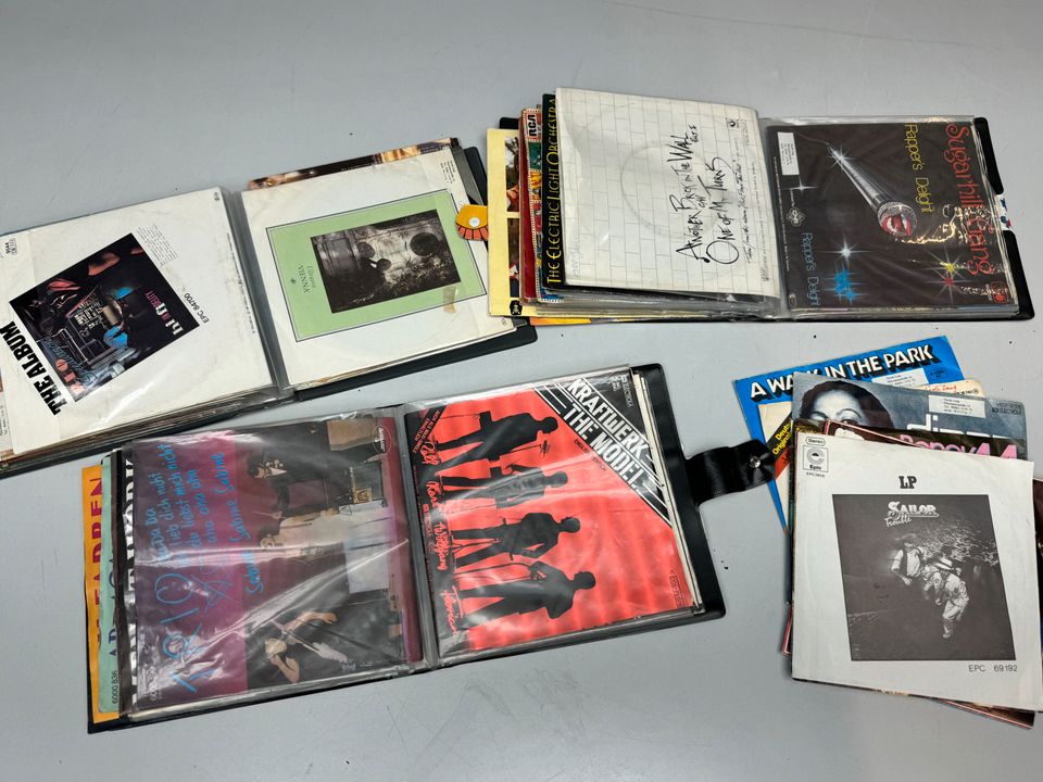 70 Stk. Diverse Vinyl Singles 70er/80er u.a. Schallplatten im Set in Weilrod 