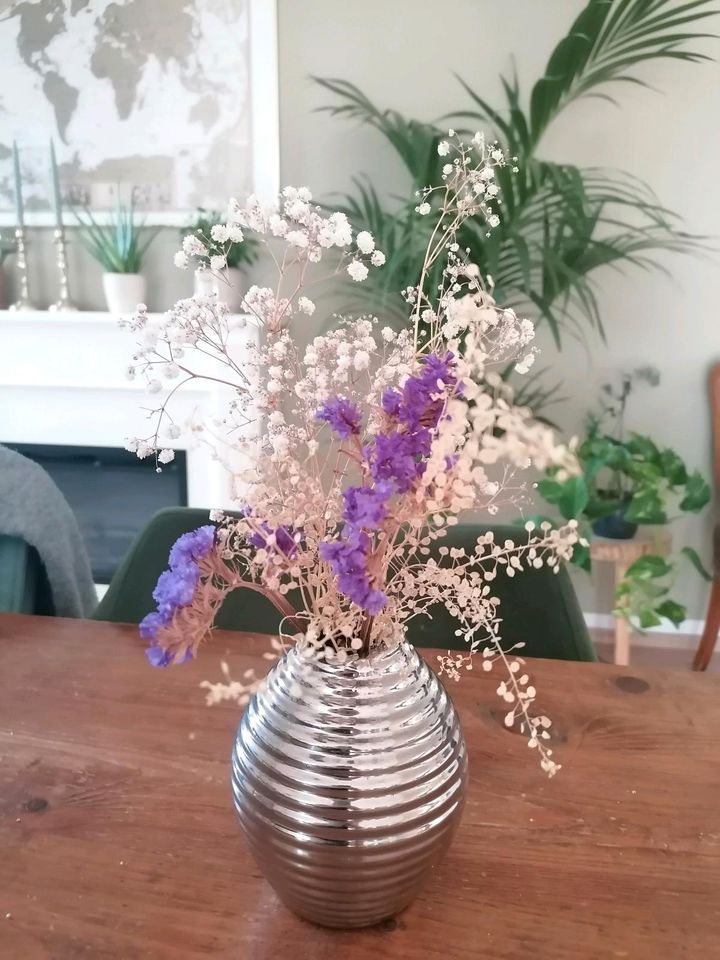 Vase mit Trockenblumen, Vase, Boho, Dekoration, Tischdekoration in Bonn
