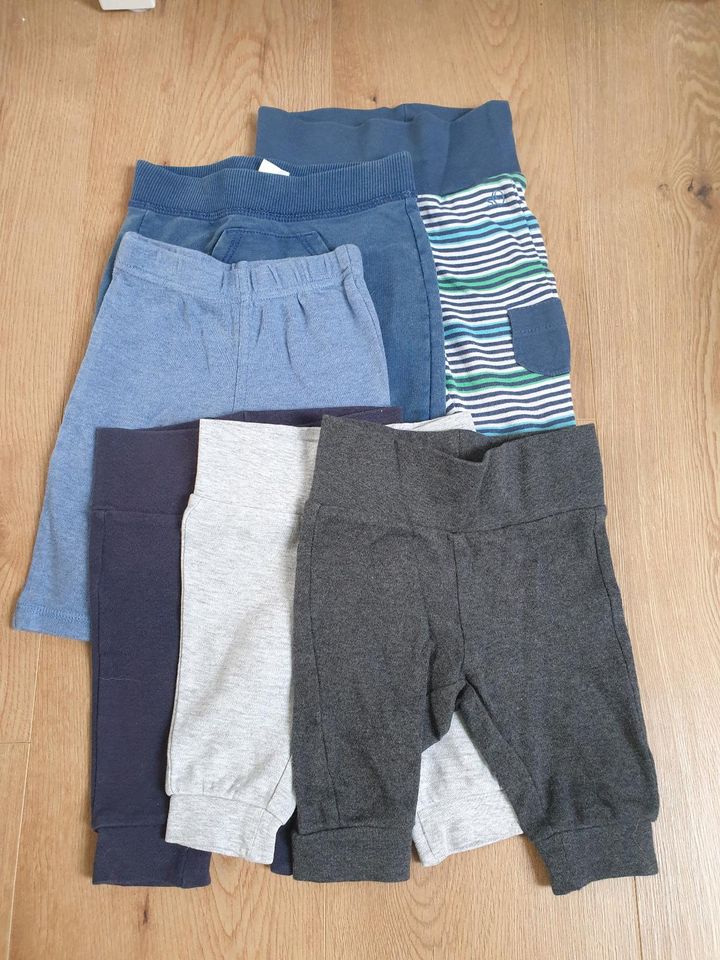 2,50 € / Hosen / Jogger / Set / Größe 62 in Hamburg