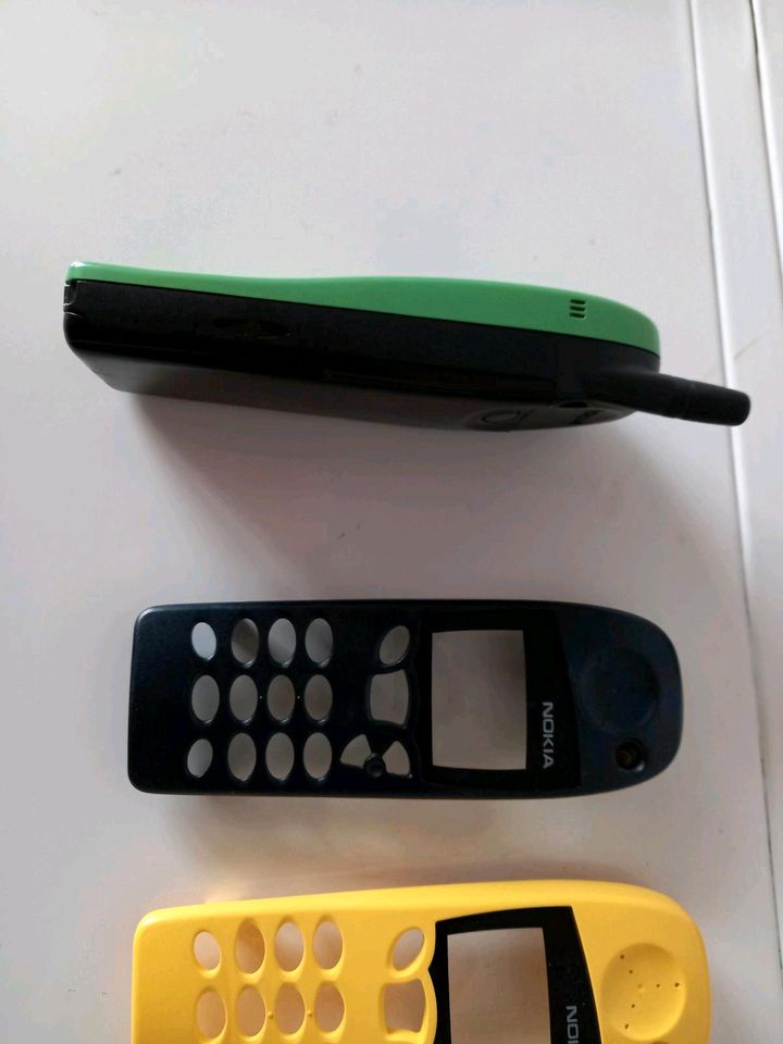 Nokia 5110 mit 2 Covers und Original Netzteil OVP in Runkel